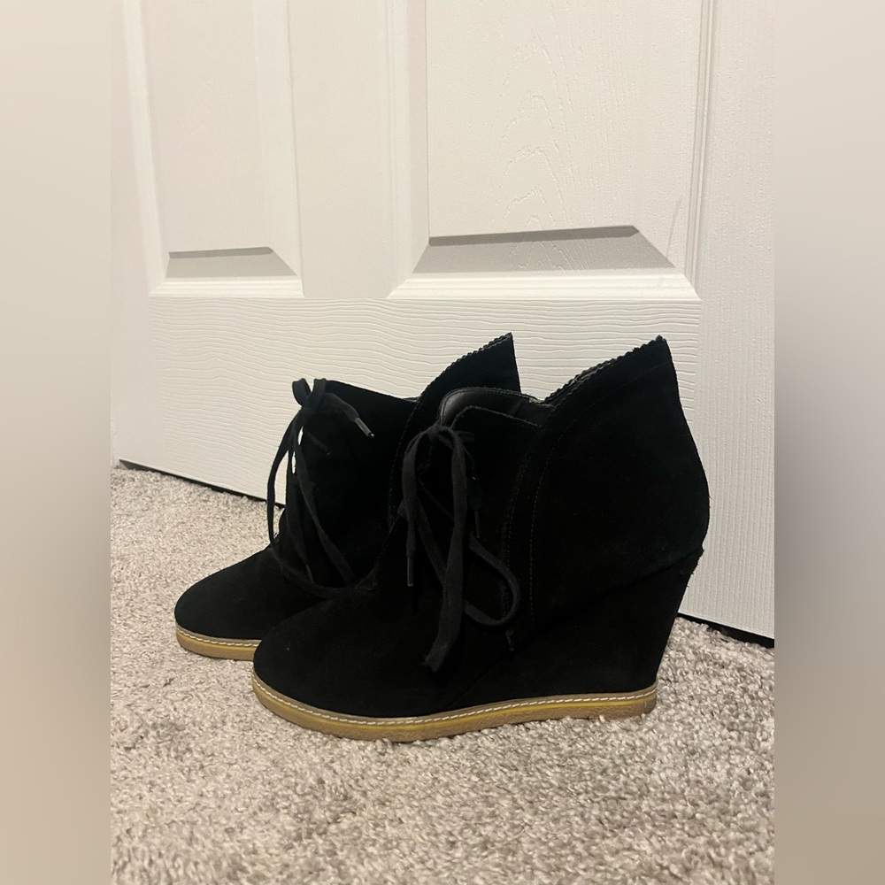 EUC Black Suede Leather Chukka Wedges by Kelsi Dagger